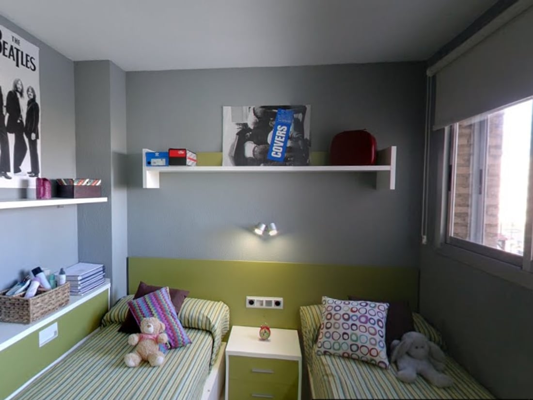 Double room with study desk